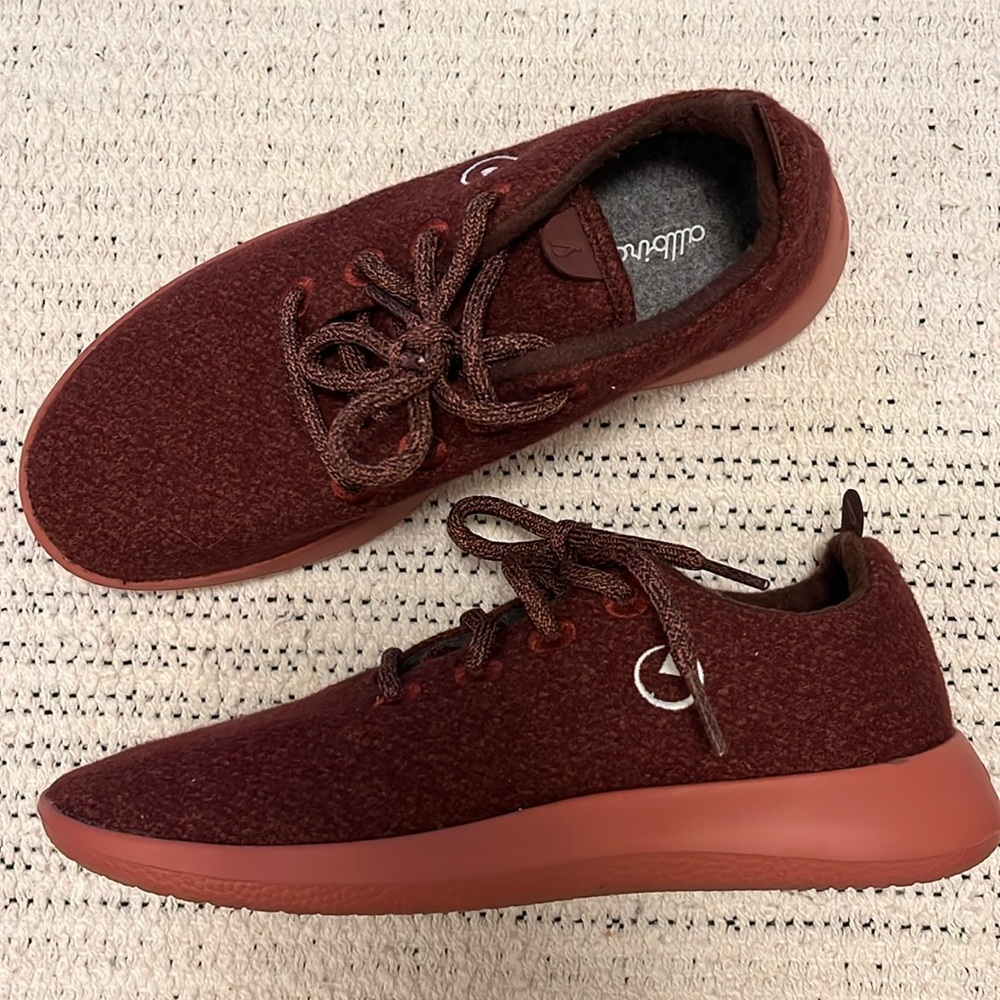 Allbirds | red/maroon | wool runners | W8